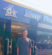 Miki Sanchez - Intérprete masculino de adultos in Benin City