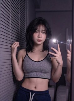 Miki - escort in Bangkok Photo 5 of 7