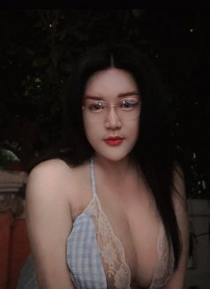 Miki - Transsexual adult performer in Pattaya Photo 5 of 7