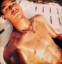 Miku Bisexual Ford Couples - Male escort in Beirut