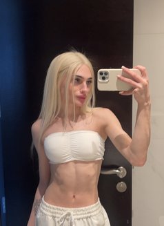 Adelia - Transsexual escort in Dubai Photo 9 of 13
