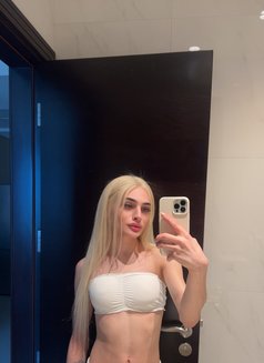 Adelia - Transsexual escort in Dubai Photo 10 of 13
