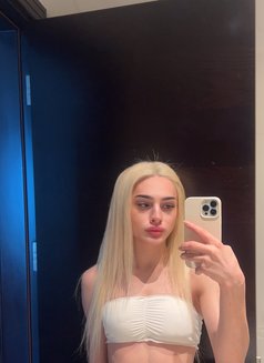 Adelia - Transsexual escort in Dubai Photo 11 of 13