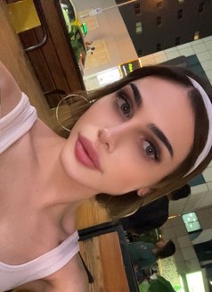 Adelia - Transsexual escort in Dubai Photo 3 of 13