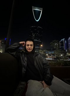 Zeyd🇦🇿 - Acompañantes masculino in Riyadh Photo 7 of 10