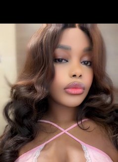 Mila - escort in Dubai Photo 4 of 5