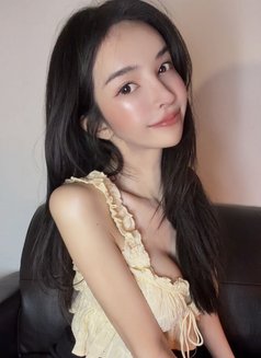 MILA BEE - escort in Taipei Photo 3 of 14