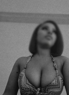 Mila - escort in Lomé Photo 1 of 3