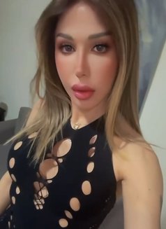 Mila - Transsexual escort in Cairo Photo 4 of 10