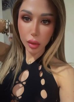 Mila - Transsexual escort in Cairo Photo 5 of 10