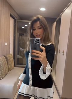 Mila - Transsexual escort in Cairo Photo 6 of 10