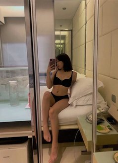Mila - puta in Dubai Photo 6 of 9