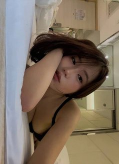 Mila - puta in Dubai Photo 9 of 9