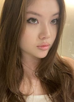 Mila - puta in Dubai Photo 2 of 8