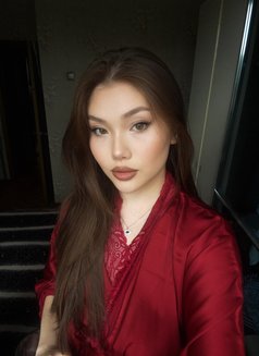 Mila - puta in Dubai Photo 5 of 8