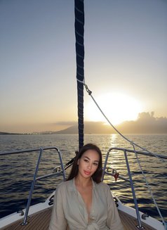 Mila - puta in Dubai Photo 3 of 3