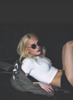 Mila - escort in Manila Photo 2 of 7