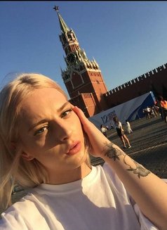 Mila - escort in Manila Photo 4 of 7