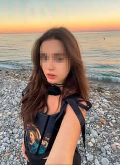 Mila - escort in Dubai Photo 2 of 6