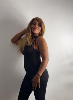 Milan - puta in Cairo Photo 3 of 3