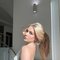 Milana blonde - puta in Dubai Photo 4 of 6