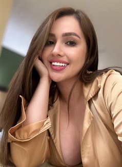 Milana - puta in Abu Dhabi Photo 5 of 7