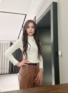 Milana - Transsexual escort in Jeddah Photo 1 of 3