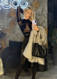 Milana - escort in Dubai Photo 1 of 10