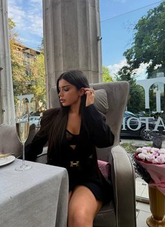 Milana - escort in Dubai Photo 9 of 14
