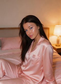 Milana - escort in Hong Kong Photo 4 of 5