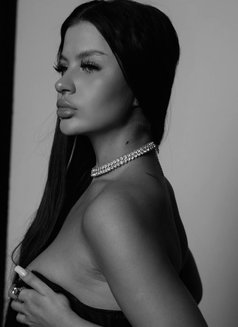 Milana - escort in Hong Kong Photo 5 of 5