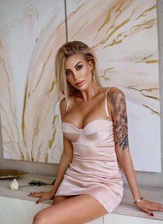 Milana - escort in Jeddah Photo 3 of 8