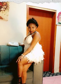 Mildred - puta in Khobar Photo 6 of 7