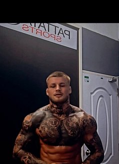 Miles - Acompañantes masculino in Pattaya Photo 1 of 6