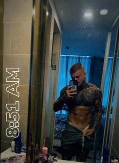 Miles - Acompañantes masculino in Pattaya Photo 4 of 6