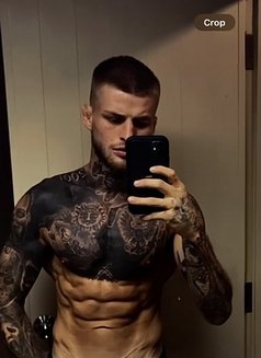 Miles - Acompañantes masculino in Pattaya Photo 6 of 6