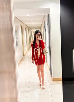 Miley - escort in Makati City Photo 3 of 5
