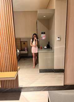 Miley - escort in Makati City Photo 4 of 5