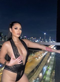 Miley - escort in Bangkok Photo 5 of 6