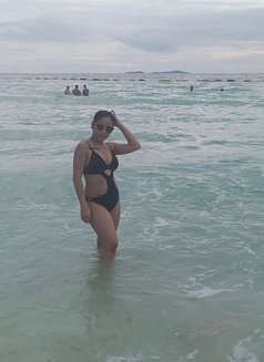 Milf Amanda Mommy experience - puta in Abu Dhabi Photo 8 of 9