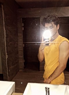 Milf Daddy - Male escort in Mumbai Photo 4 of 4