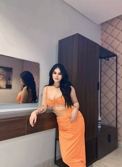 Milf khloe - escort in Singapore Photo 1 of 15