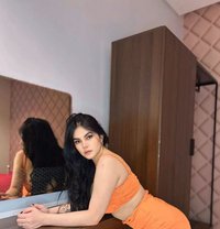 Milf khloe - escort in Singapore Photo 2 of 15