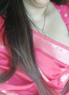 Milf Shenaya - puta in Colombo Photo 2 of 3