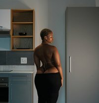 Milk - escort in Yiwu