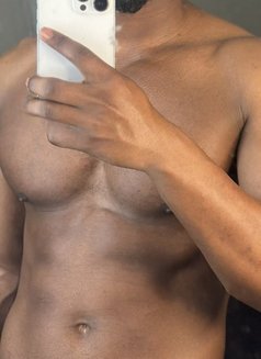 Milkdzzadzy - Acompañantes masculino in Nairobi Photo 1 of 10