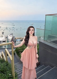 Milkey - Transsexual escort in Dubai Photo 6 of 9