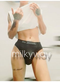 Milky - Male escort in Bangkok Photo 4 of 6