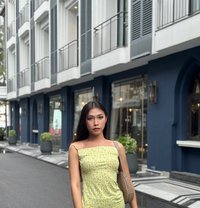 น้ํานม - Masajista in Phuket