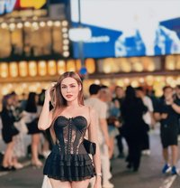 Milky - Transsexual escort in Riyadh Photo 13 of 16